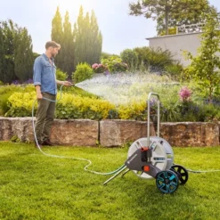 GARDENA Slangenwagen Metaal AquaRoll M Set (20m) -Tuin Diep Verkoop gardena slangenwagen metaal aquaroll m set 20m 1619704840 l