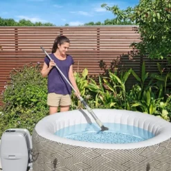 Lay-Z-spa Bodemstofzuiger Oplaadbaar -Tuin Diep Verkoop lay z spa bodemstofzuiger oplaadbaar 1000x667 620e63f2abf28 l